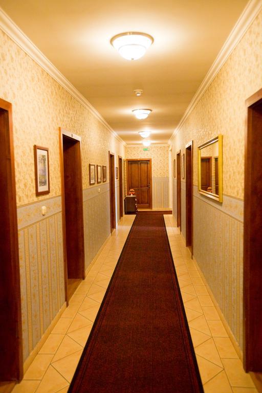 ザラエゲルセグ Goecsej Palatinus Etterem Es Panzioアパートホテル エクステリア 写真